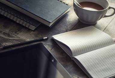 苏超南通队主场迎战苏州队，上半场南通队1：0苏州队